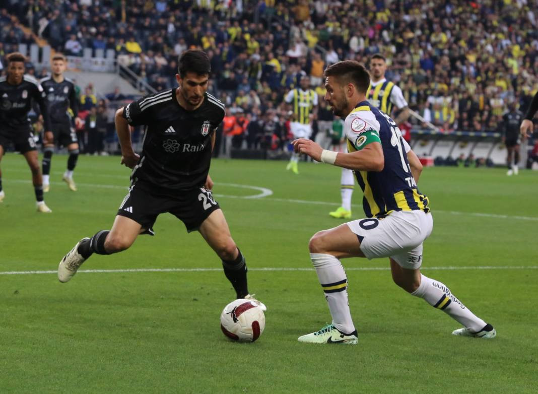 Fenerbahçe Beşiktaş derbisinde görülmemiş şey - Resim: 17